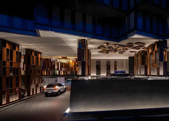 Central Pattaya Condo With Roof Top Pool