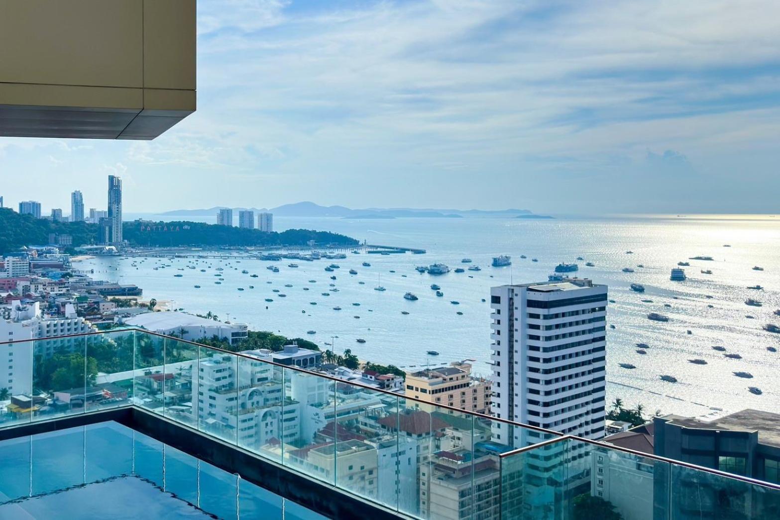 With Roof Pool Appartement